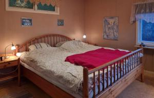 Lovely Home In Ljungskile With Wifi