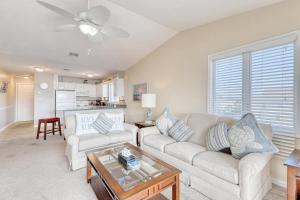 Walk To Surfside Beach!