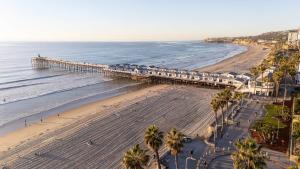 Walk to Beach Walk to hot spots Villa