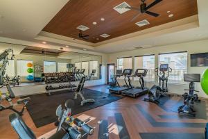 Stadium Area Unit with Balcony Pool Gym Parking WD