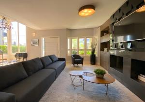 Casa Luxo com Jacuzzi e Área Gourmet em Condomínio Particular