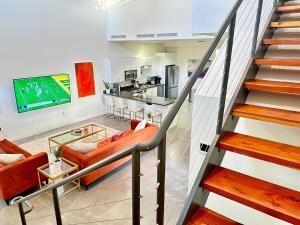 The Gallery Spacious 2BD 2BA with Two King Beds