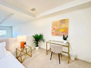 The Gallery Spacious 2BD 2BA with Two King Beds