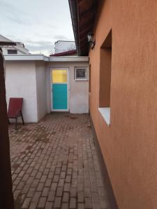 Garsoniera 20m2 anexată la casa proprietarului