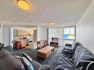 Surfers Private Apartments