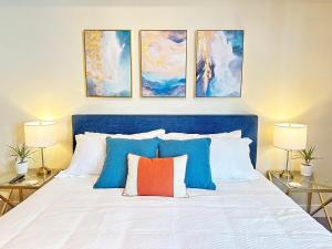 Spacious 2 BD with 2 King Beds Walk to Pier & Beach