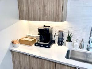 2 KING BEDS Walk PIER BEACH and 3rd St PROMENADE