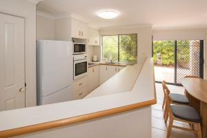 Duchess Beach Retreat- Town Central