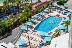 Marbella Lane - Executive Suite Steps to Beach