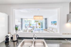 Frente a mar salida directa playa solo 30M agua