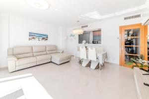 Frente a mar salida directa playa solo 30M agua