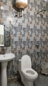 Hotel The Clink Inn Near IGI Airport New Delhi