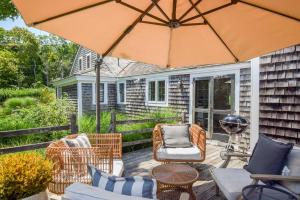 Renovated Cozy Cabin 5 Min to Beach