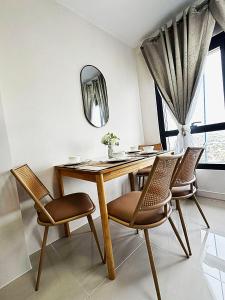 The Purrfect Nook Your home away from home