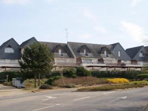 Appartement 6 pers. à Arzon avec piscine, terrasse et parking - FR-1-775-65