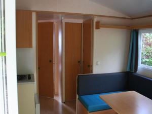 Mobil Home avec Terrasse, 2 Chambres à Payrac - API-1-52-1223