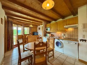 Appartement confortable à proximité du Cernix avec balcon et parking - FR-1-505-244