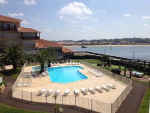 Appartement T3 avec terrasse et piscine collective - FR-1-857-58