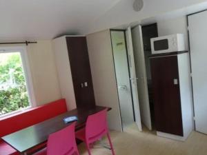 Mobil-home avec terrasse au camping de Payrac - API-1-52-1220