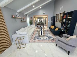 Sunny 5BEDR00MS with Pool, Zip Line, Game Room, Kids Playhouse