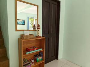 AJ House - Spacious 4BR Home, Balcony, BBQ area, Shared Pool