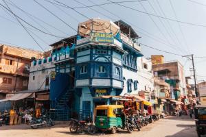 Dylan Cafe And Guest House