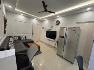 Tiny luxe heaven 2 bhk home Yashobhoomi and Airport