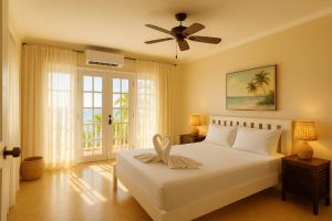 Diwata Suite, King Size Bed with Ocean View
