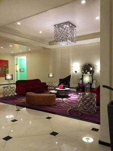 Stamford Executive Residences, McKinley Hill