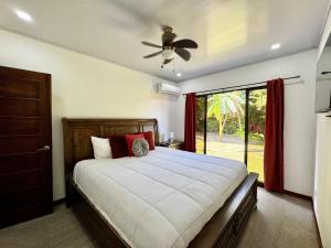 Casa Lillitica - 3BR Beach House with AC & Pool