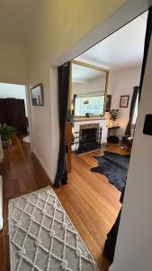 2 bedroom Art Deco Apartment