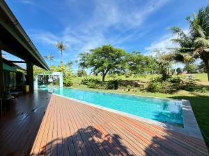 Traditional 4-Bedroom Pool Villa In Laguna Phuket
