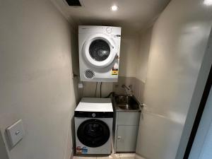 Sydney CBD 1BR-1BA Unit - Free Parking