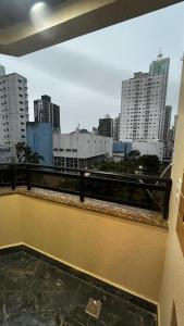 Alugo apartamento no centro de Balneário Camboriú