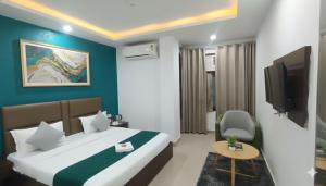 Hotel Cave Plaza Near Delhi Airport