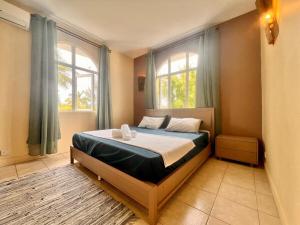 Bazaar Square Lodges