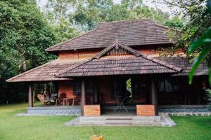 Biofarm - Riverfront villa