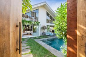 luxury villa in seminyak