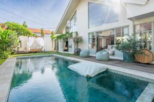 luxury villa in seminyak