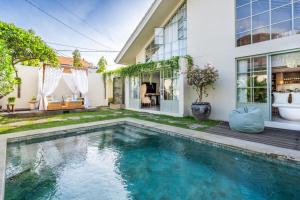 luxury villa in seminyak