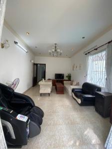 villa khu biệt thự hồ bơi lạc long quân yên tĩnh