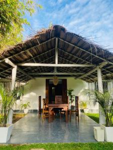 Mango House Hiriketiya