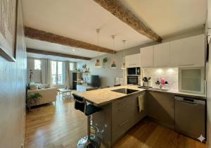 T2 de Charme Entièrement Rénové - Centre Ville