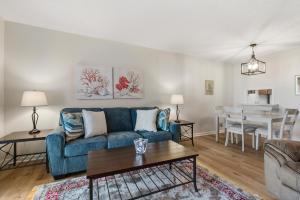 Sea Coast Gardens II 316