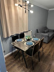 Free Parking - 4 Beds - Great Transport