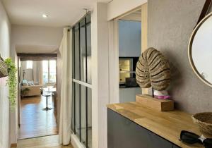 T2 de Charme Entièrement Rénové - Centre Ville