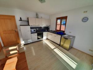 Ruhige Lage - USt ausweisbar - Netflix, YouTube premium - Waschmaschinen, Wäschetrockner