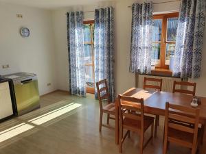 Ruhige Lage - USt ausweisbar - Netflix, YouTube premium - Waschmaschinen, Wäschetrockner