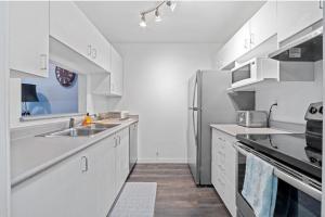 Cozy 1 Bedroom Downtown Central