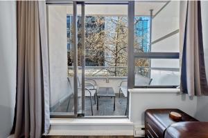 Cozy 1 Bedroom Downtown Central